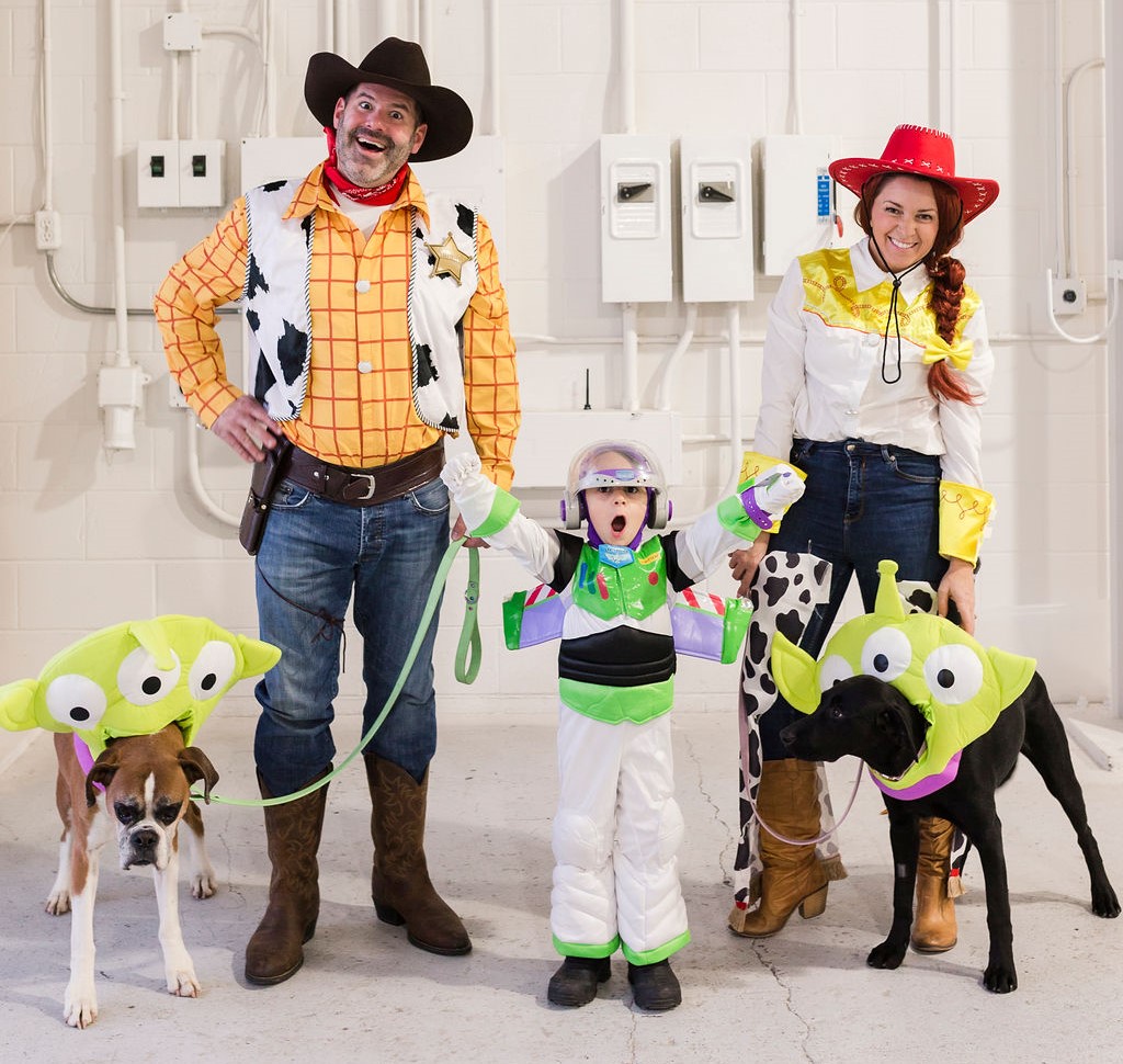 Disney Toy Story family Halloween costumes with dog