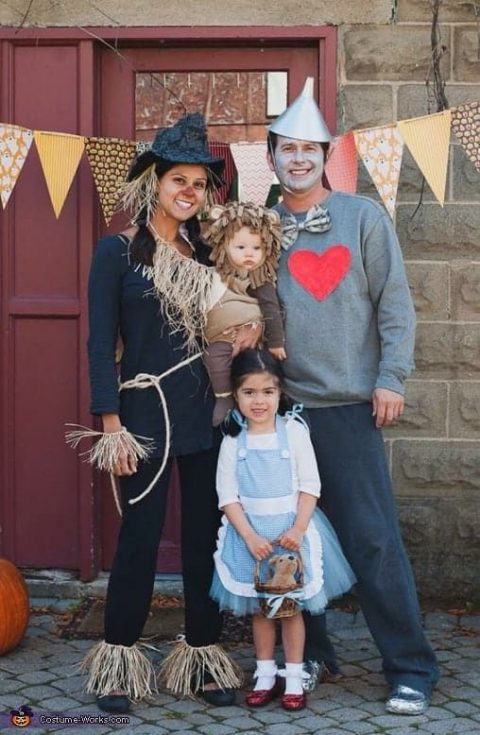Wizard of Oz family Halloween costume with toddler