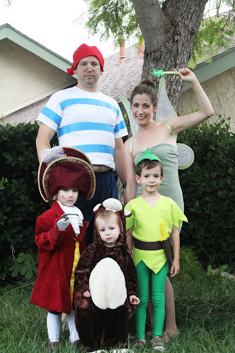 family of 5 Disney Peter Pan Halloween costumes