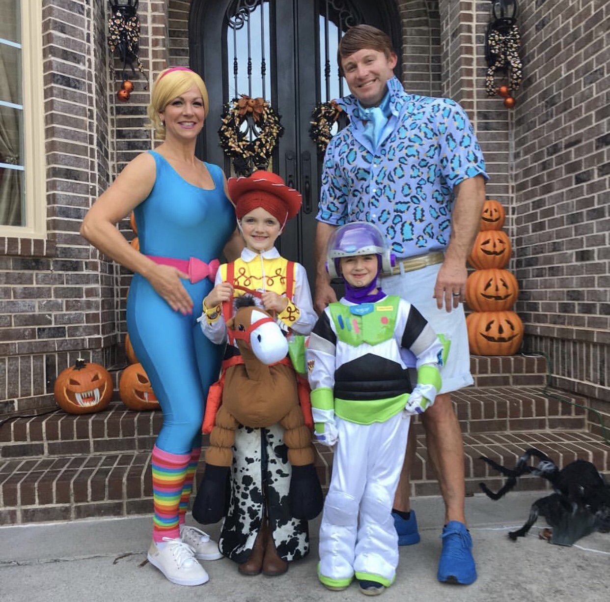 Disney family of 4 Halloween costumes