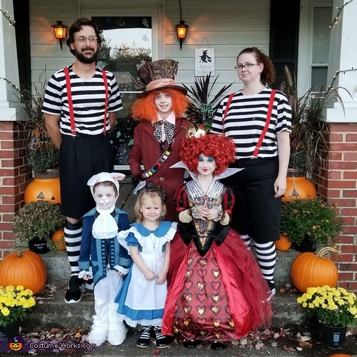 Alice in Wonderland family Halloween costume for 6
